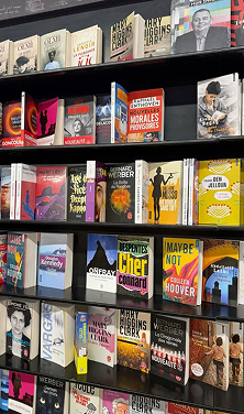 étagère des romans